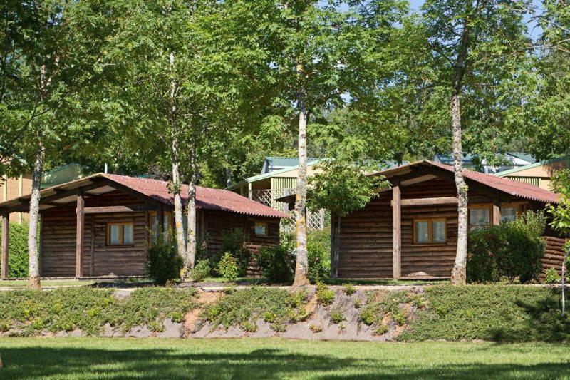 Hotel Camping Le Caussanel Canet-de-Salars Exterior foto