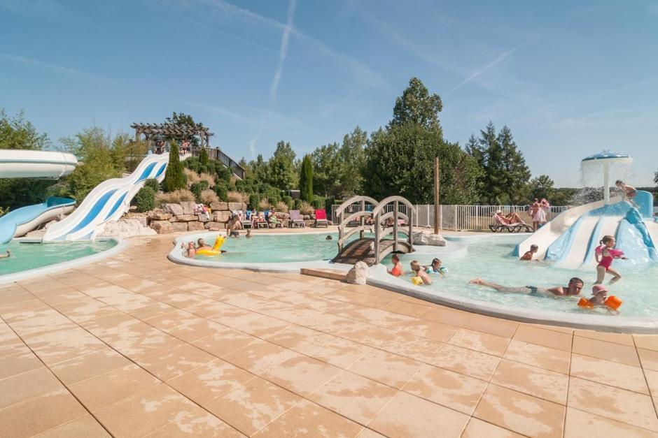 Hotel Camping Le Caussanel Canet-de-Salars Exterior foto