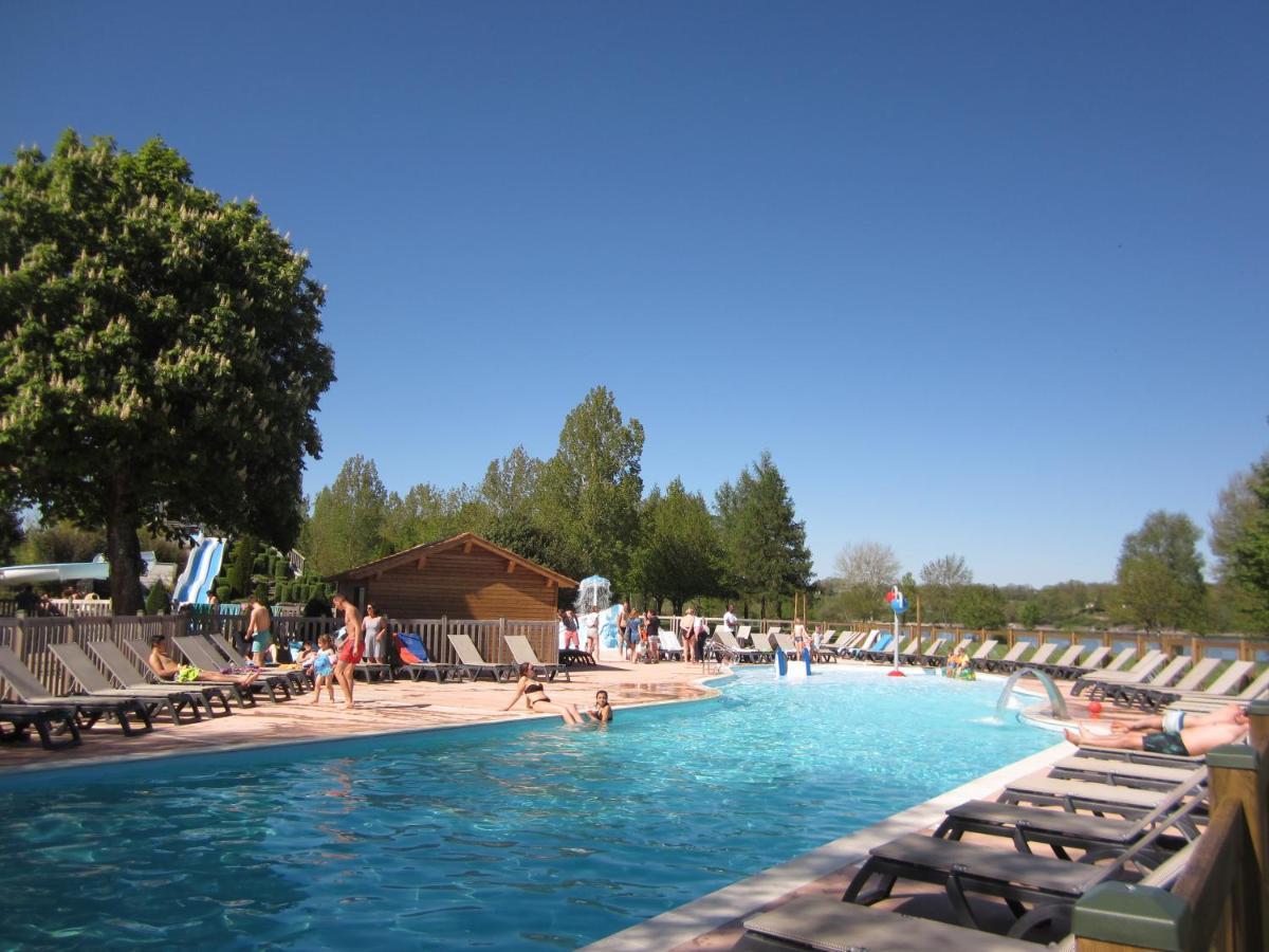 Hotel Camping Le Caussanel Canet-de-Salars Exterior foto
